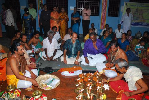 கும்பாபிஷேகம் - 2011 - முதல் நாள் நிகழச்சிகள் (கணபதி வேள்வி, கோபூஜை, தனபூஜை, முதல் கால பூஜை . . .)