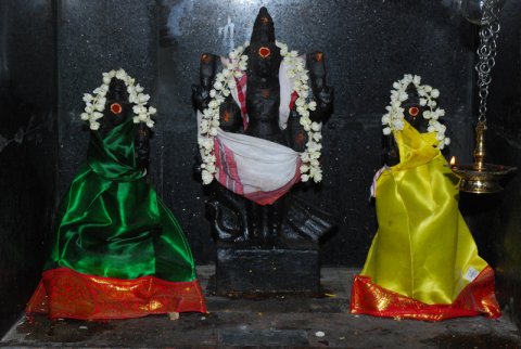 கும்பாபிஷேகம் - 2011 - முதல் நாள் நிகழச்சிகள் (கணபதி வேள்வி, கோபூஜை, தனபூஜை, முதல் கால பூஜை . . .)