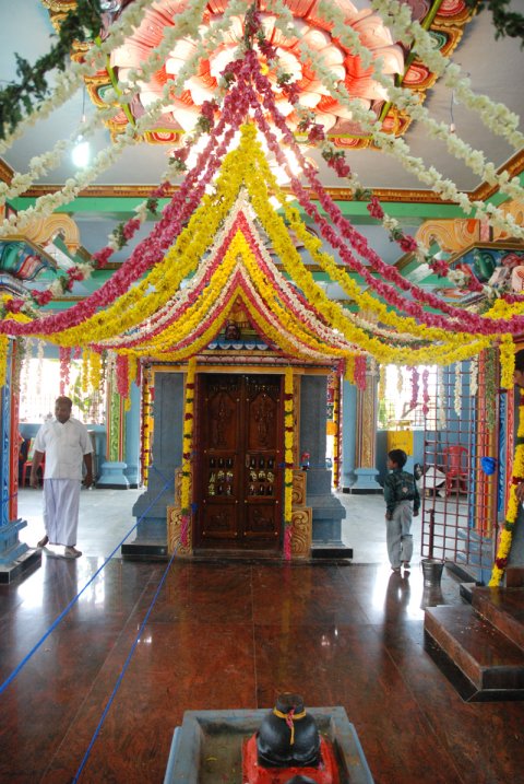 கும்பாபிஷேகம் - 2011 - முதல் நாள் நிகழச்சிகள் (கணபதி வேள்வி, கோபூஜை, தனபூஜை, முதல் கால பூஜை . . .)