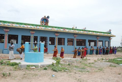 கும்பாபிஷேகம் - 2011 - இரண்டாம் நாள் நிகழச்சிகள் (சிறப்போடு பூசணை, பேரொளி வழிபாடு, திருமறை ஓதல், அஷ்டபந்தனம் சாத்துதல் . . .)