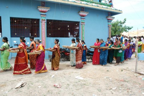 கும்பாபிஷேகம் - 2011 - இரண்டாம் நாள் நிகழச்சிகள் (சிறப்போடு பூசணை, பேரொளி வழிபாடு, திருமறை ஓதல், அஷ்டபந்தனம் சாத்துதல் . . .)