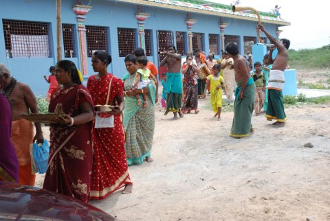 கும்பாபிஷேகம் - 2011 - இரண்டாம் நாள் நிகழச்சிகள் (சிறப்போடு பூசணை, பேரொளி வழிபாடு, திருமறை ஓதல், அஷ்டபந்தனம் சாத்துதல் . . .)