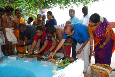 கும்பாபிஷேகம் - 2011 - இரண்டாம் நாள் நிகழச்சிகள் (சிறப்போடு பூசணை, பேரொளி வழிபாடு, திருமறை ஓதல், அஷ்டபந்தனம் சாத்துதல் . . .)