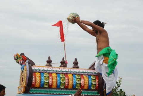 கும்பாபிஷேகம் - 2011 - மூன்றாம் நாள் நிகழச்சிகள் (திருகுடங்கள் புறப்பாடு, திருக்குட நன்னீராட்டு, சிறப்பு மகாபிஷேகம் . . . )