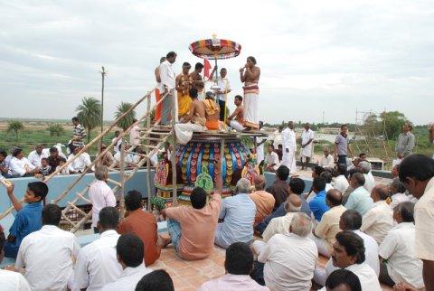 கும்பாபிஷேகம் - 2011 - மூன்றாம் நாள் நிகழச்சிகள் (திருகுடங்கள் புறப்பாடு, திருக்குட நன்னீராட்டு, சிறப்பு மகாபிஷேகம் . . . )
