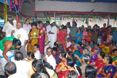 கும்பாபிஷேகம் - 2011 - மூன்றாம் நாள் நிகழச்சிகள் (திருகுடங்கள் புறப்பாடு, திருக்குட நன்னீராட்டு, சிறப்பு மகாபிஷேகம் . . . )