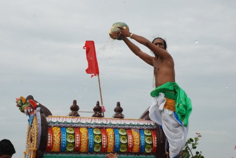 கும்பாபிஷேகம் - 2011 - மூன்றாம் நாள் நிகழச்சிகள் (திருகுடங்கள் புறப்பாடு, திருக்குட நன்னீராட்டு, சிறப்பு மகாபிஷேகம் . . . )