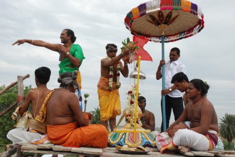 கும்பாபிஷேகம் - 2011 - மூன்றாம் நாள் நிகழச்சிகள் (திருகுடங்கள் புறப்பாடு, திருக்குட நன்னீராட்டு, சிறப்பு மகாபிஷேகம் . . . )