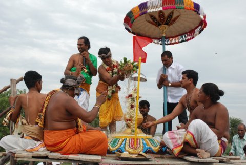 கும்பாபிஷேகம் - 2011 - மூன்றாம் நாள் நிகழச்சிகள் (திருகுடங்கள் புறப்பாடு, திருக்குட நன்னீராட்டு, சிறப்பு மகாபிஷேகம் . . . )