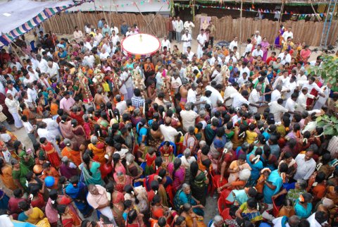கும்பாபிஷேகம் - 2011 - மூன்றாம் நாள் நிகழச்சிகள் (திருகுடங்கள் புறப்பாடு, திருக்குட நன்னீராட்டு, சிறப்பு மகாபிஷேகம் . . . )