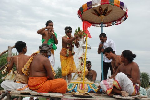 கும்பாபிஷேகம் - 2011 - மூன்றாம் நாள் நிகழச்சிகள் (திருகுடங்கள் புறப்பாடு, திருக்குட நன்னீராட்டு, சிறப்பு மகாபிஷேகம் . . . )