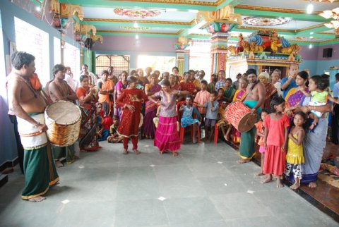 கும்பாபிஷேகம் - 2011 - அன்பர்களை சிறப்பித்தல் மற்றும் கலை நிகழச்சிகள்