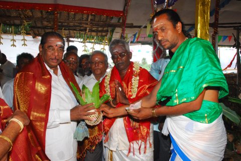 கும்பாபிஷேகம் - 2011 - அன்பர்களை சிறப்பித்தல் மற்றும் கலை நிகழச்சிகள்