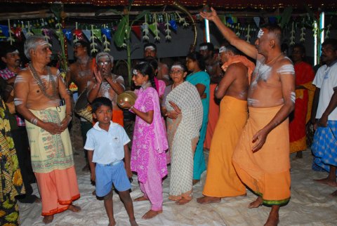 கும்பாபிஷேகம் - 2011 - அன்பர்களை சிறப்பித்தல் மற்றும் கலை நிகழச்சிகள்